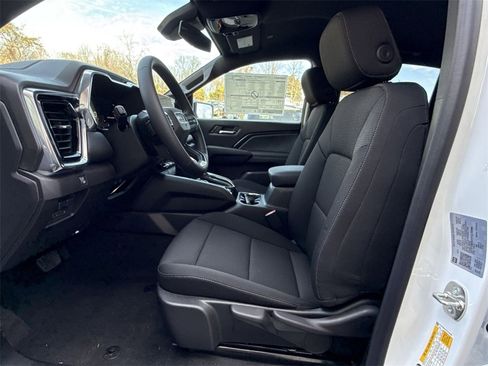 New 2026 GMC Canyon Elevation image 13