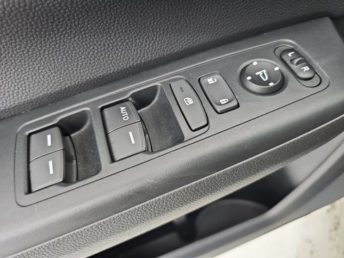 Used 2023 Honda CR-V LX image 34