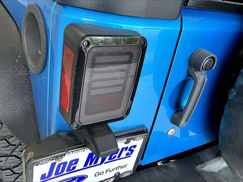 Used 2010 Jeep Wrangler Unlimited Sport AWD/4WD image 13