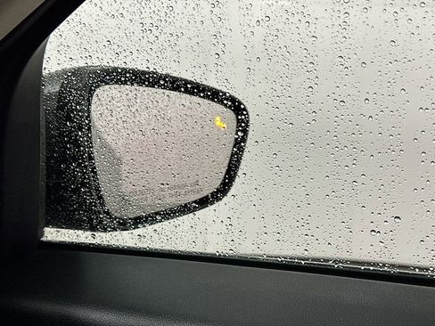 Certified 2020 Ford Escape SE image 25