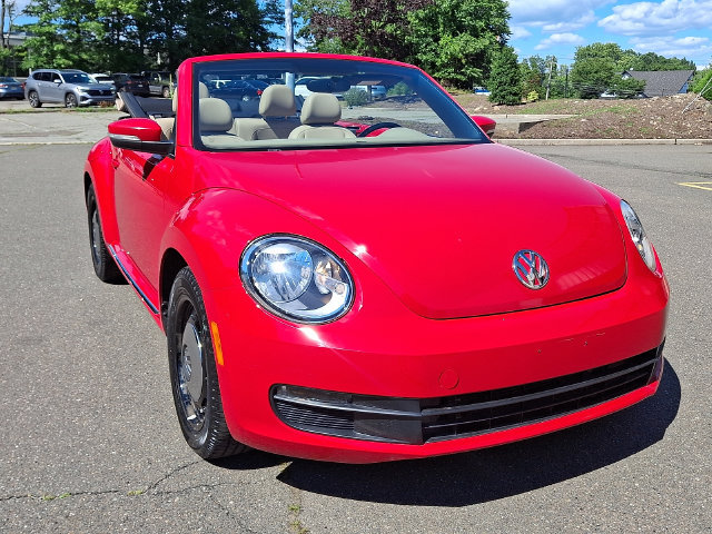 Used 2015 Volkswagen Beetle 1.8T FWD image 2