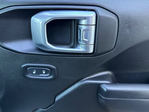 Used 2023 Jeep Wrangler Unlimited Rubicon w/ Cold Weather Group image 18