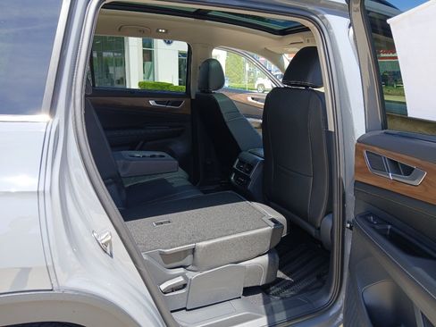 New 2026 Volkswagen Atlas SE FWD image 22