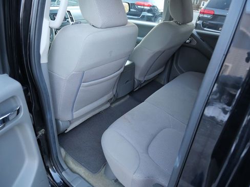 Used 2017 Nissan Frontier SV image 18