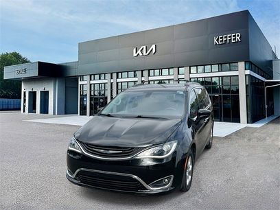 Used 2017 Chrysler Pacifica Premium