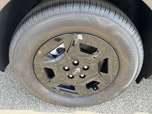 New 2026 Kia Carnival LX image 16