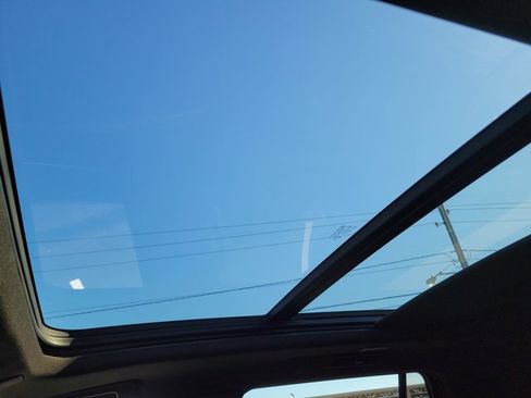 Used 2024 GMC Yukon Denali w/ Denali Reserve Package image 34