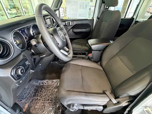 Used 2023 Jeep Wrangler Unlimited AWD/4WD image 19