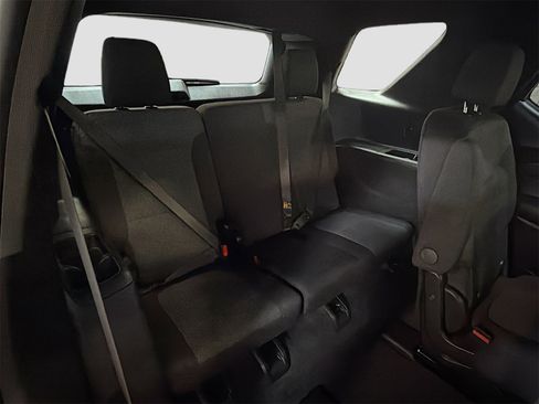 Used 2024 Chevrolet Traverse LT image 27