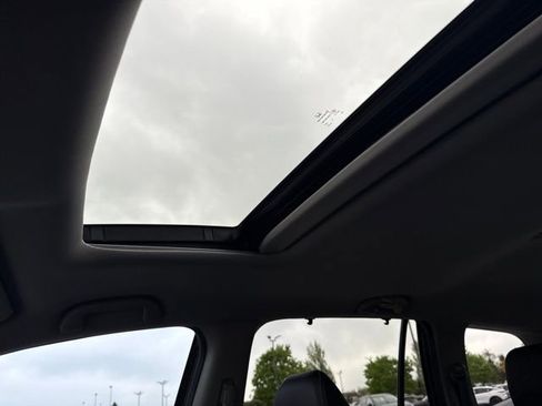 Used 2022 Honda Pilot EX-L image 3