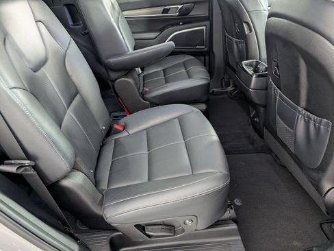 Used 2022 Kia Telluride SX w/ Nightfall Edition Package AWD/4WD image 34