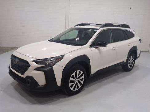 Used 2024 Subaru Outback Premium AWD/4WD image 7