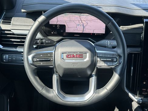 Used 2026 GMC Acadia Elevation w/ Elevation Premium Package FWD image 19