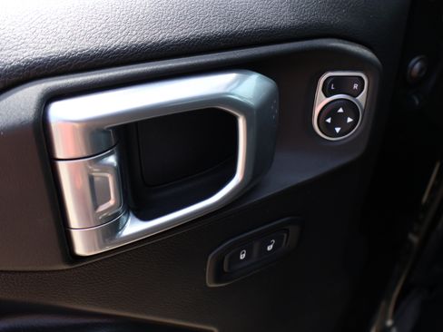 Used 2021 Jeep Wrangler Unlimited Rubicon AWD/4WD image 44