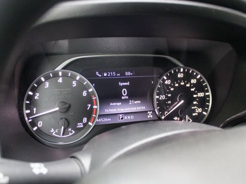 Used 2021 Nissan Titan SV w/ Accessory Utility Package image 18