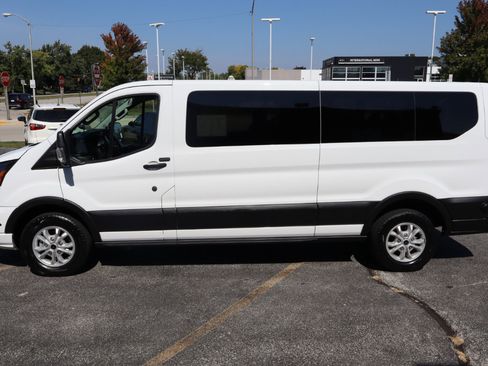 Used 2024 Ford Transit 350 XLT image 4