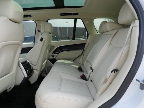 Certified 2023 Land Rover Range Rover SE image 15