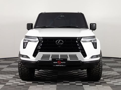Used 2025 Lexus GX 550 w/ Cold Area Package AWD/4WD image 11