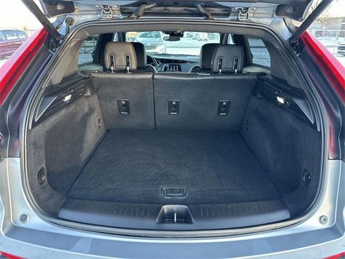 Certified 2023 Cadillac XT4 Luxury w/ Cold Weather Package image 27