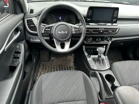 Used 2023 Kia Seltos LX AWD/4WD image 10