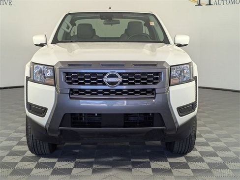 Used 2025 Nissan Frontier SV image 3