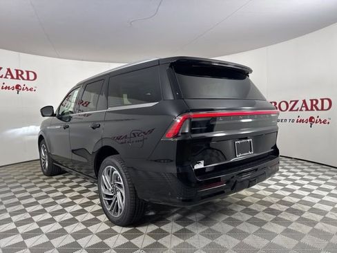 New 2025 Lincoln Navigator Reserve image 5