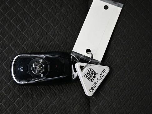 Used 2018 Buick Encore Preferred image 29