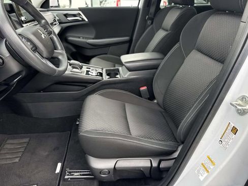 Used 2022 Mitsubishi Outlander ES image 18