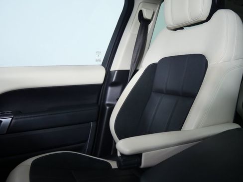 Used 2021 Land Rover Range Rover Sport HST image 28