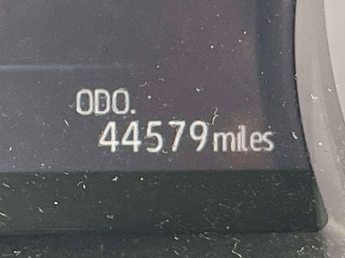 Used 2020 Toyota Camry LE image 27