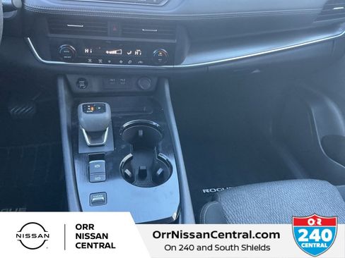 New 2024 Nissan Rogue SV image 24