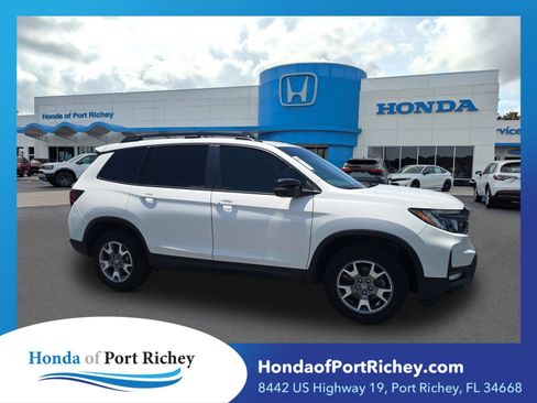Certified 2023 Honda Passport TrailSport image 1