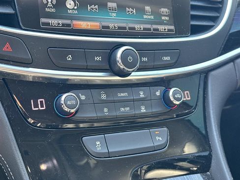 Used 2019 Buick LaCrosse Essence FWD image 19