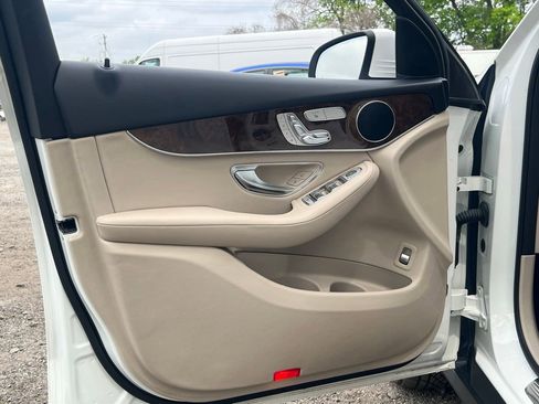 Used 2018 Mercedes-Benz GLC 300 image 9