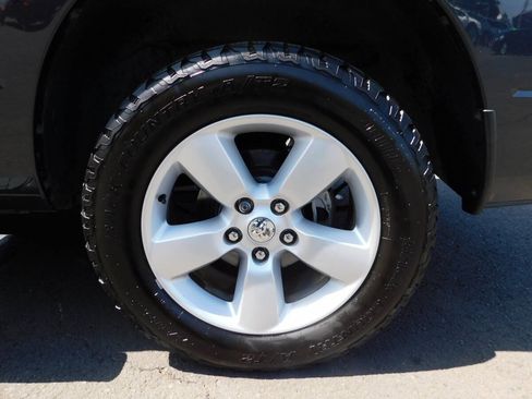 Used 2016 RAM 1500 Express RWD image 22