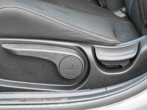 Certified 2023 Hyundai Elantra SE image 23