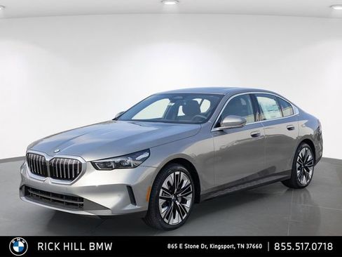 New 2026 BMW 530i xDrive w/ Premium Package image 1
