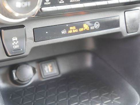 Used 2025 Toyota RAV4 XLE image 26