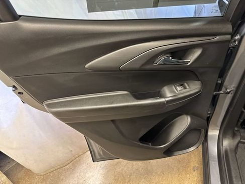 Used 2021 Chevrolet TrailBlazer RS w/ Sun and Liftgate Package FWD image 23