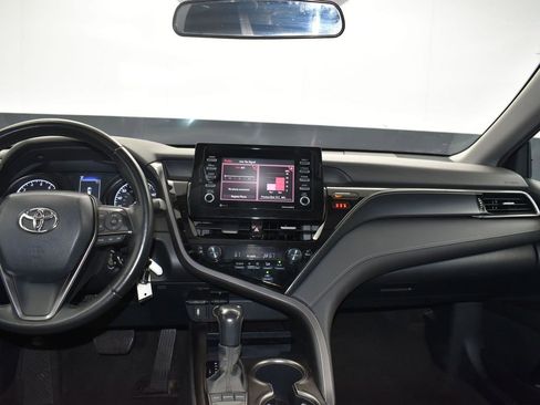Used 2023 Toyota Camry SE image 19
