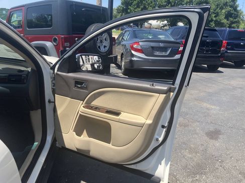 Used 2009 Ford Taurus Limited AWD/4WD image 15