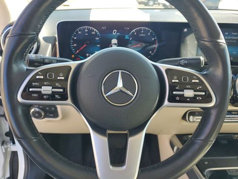 Used 2020 Mercedes-Benz GLB 250 4MATIC image 29