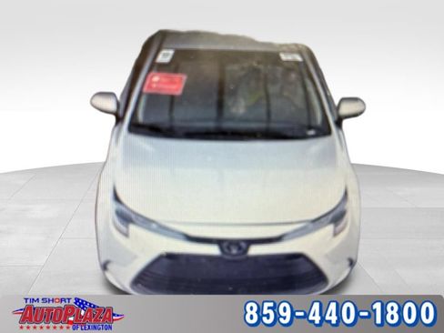 Used 2025 Toyota Corolla LE FWD image 2