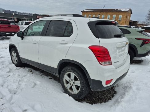 Used 2022 Chevrolet Trax LT w/ LT Convenience Package image 5