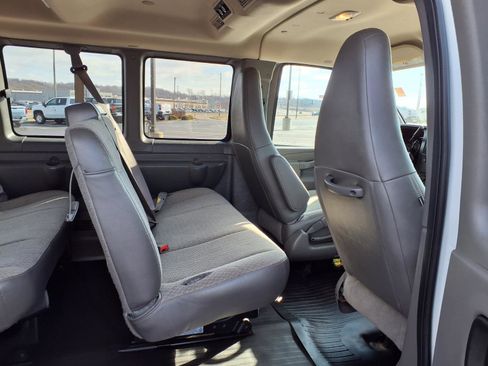 Used 2019 Chevrolet Express 3500 LS image 24
