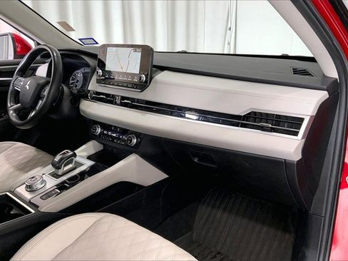 Used 2022 Mitsubishi Outlander SEL image 28