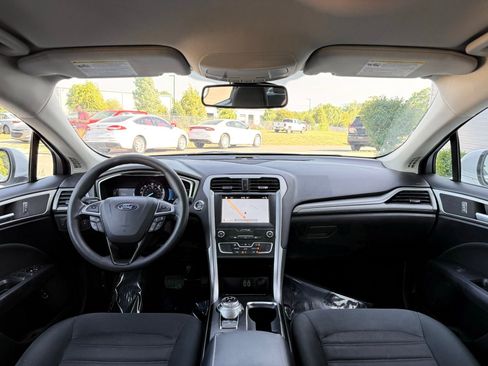 Used 2019 Ford Fusion SE FWD image 22