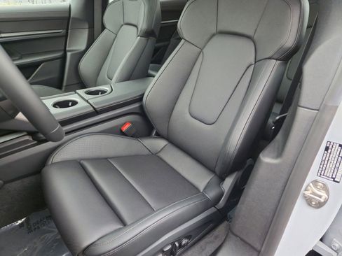 New 2025 Porsche Taycan image 5