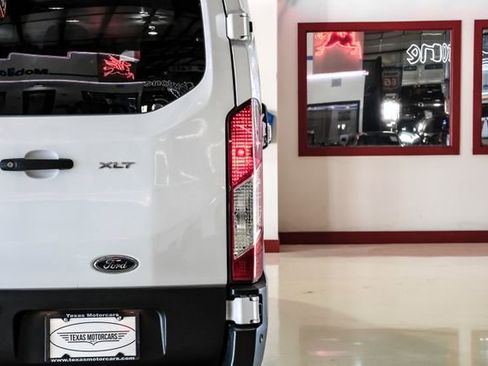 Used 2023 Ford Transit 350 XLT image 39