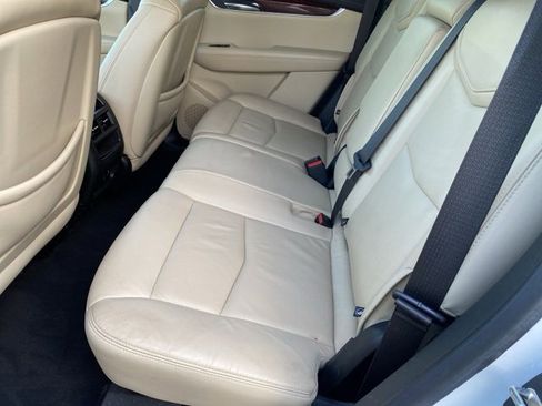 Used 2019 Cadillac XT5 Luxury image 32